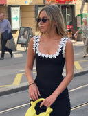 Anđela | Uska Haljina sa Cvjetnim Aplikacijama